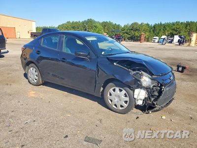 Czwarte zdjęcie samochodu z boku: 2019 TOYOTA YARIS L VIN:3MYDLBYV1KY526717 - miniatura