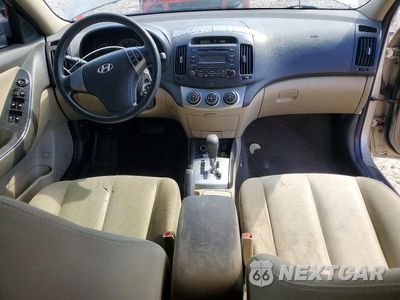 Zdjęcie 8 z 13 samochodu: 2010 HYUNDAI ELANTRA GLS VIN:KMHDU4AD3AU105555 - miniatura