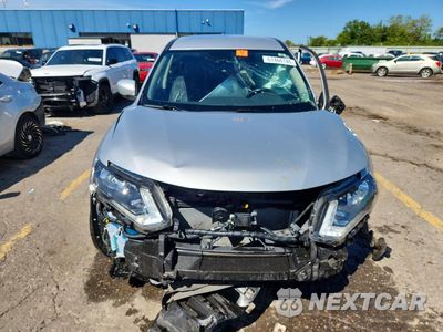 Piąte zdjęcie samochodu w środku: 2019 NISSAN ROGUE S VIN:5N1AT2MV9KC828672 - miniatura