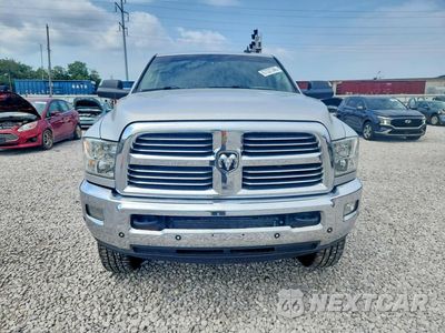 Piąte zdjęcie samochodu w środku: 2017 RAM 2500 SLT VIN:3C6UR5DL9HG517286 - miniatura