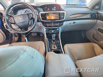 Zdjęcie 8 z 12 samochodu: 2016 HONDA ACCORD EXL VIN:1HGCR2F97GA040960 - miniatura