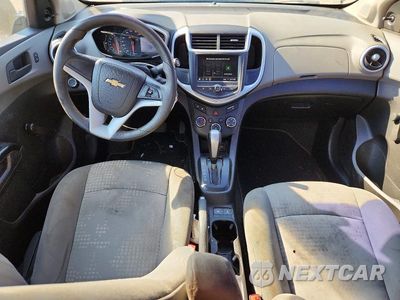 Zdjęcie 8 z 12 samochodu: 2019 CHEVROLET SONIC LS VIN:1G1JB5SB7K4135264 - miniatura