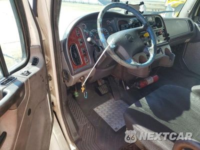 Zdjęcie 8 z 13 samochodu: 2017 FREIGHTLINER BUSINESS CLASS M2 BOX TRUCK VIN:3ALACWDT2HDJB7844 - miniatura
