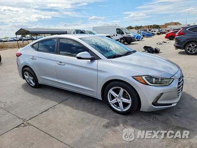 Czwarte zdjęcie samochodu z boku: 2018 HYUNDAI ELANTRA VALUE EDITION VIN:5NPD84LF0JH323308 - miniatura