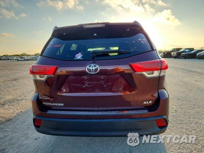 Zdjęcie 6 z 13 samochodu: 2019 TOYOTA HIGHLANDER XLE VIN:5TDKZRFH6KS298439 - miniatura