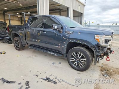 Czwarte zdjęcie samochodu z boku: 2020 GMC SIERRA K1500 AT4 VIN:1GTP9EEL9LZ199425 - miniatura