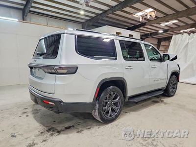 Trzecie zdjęcie samochodu z tyłu: 2026 JEEP GRAND WAGONEER LIMITED VIN:1C4SJVBP3TS178393 - miniatura