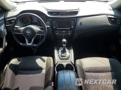 Zdjęcie 8 z 13 samochodu: 2018 NISSAN ROGUE SV VIN:KNMAT2MT3JP517572 - miniatura