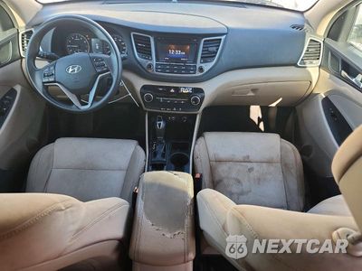 Zdjęcie 8 z 13 samochodu: 2017 HYUNDAI TUCSON SE VIN:KM8J23A47HU299469 - miniatura