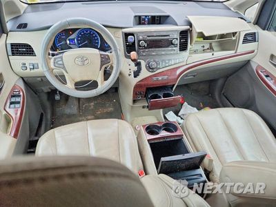 Zdjęcie 8 z 13 samochodu: 2014 TOYOTA SIENNA XLE 8-PASSENGER VIN:5TDYK3DC3ES426269 - miniatura