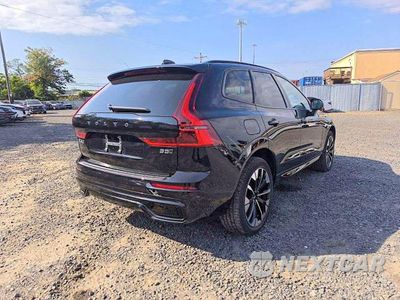 Czwarte zdjęcie samochodu z boku: 2026 VOLVO XC60 PLUS VIN:YV4M12RC2T1336011 - miniatura