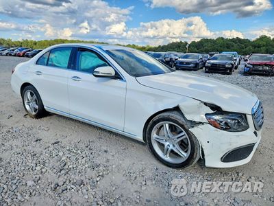 Czwarte zdjęcie samochodu z boku: 2017 MERCEDES-BENZ E 300 VIN:WDDZF4JBXHA127203 - miniatura