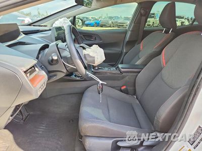 Zdjęcie 7 z 12 samochodu: 2024 TOYOTA PRIUS PRIME SE VIN:JTDACACU4R3019548 - miniatura