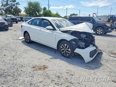 Czwarte zdjęcie samochodu z boku: 2024 VOLKSWAGEN JETTA S VIN:3VW5M7BU4RM036882 - miniatura
