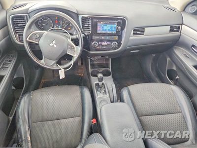 Zdjęcie 8 z 13 samochodu: 2015 MITSUBISHI OUTLANDER SE VIN:JA4AD3A35FZ013330 - miniatura
