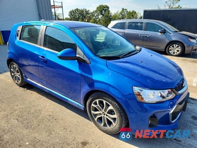 Czwarte zdjęcie samochodu z boku: 2019 CHEVROLET SONIC LT VIN:1G1JD6SB9K4110446 - miniatura