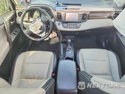 Zdjęcie 8 z 13 samochodu: 2018 TOYOTA RAV4 XLE VIN:JTMRFREV9JJ198801 - miniatura