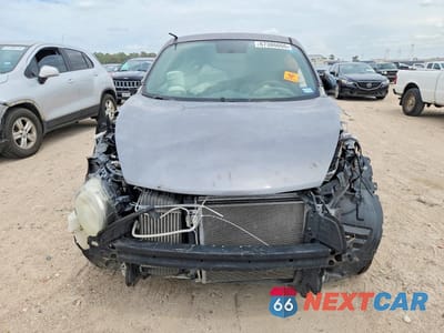 Piąte zdjęcie samochodu w środku: 2016 NISSAN JUKE S VIN:JN8AF5MR3GT608472 - miniatura