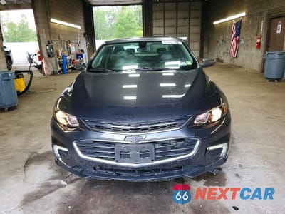 Piąte zdjęcie samochodu w środku: 2017 CHEVROLET MALIBU LT VIN:1G1ZE5ST7HF106587 - miniatura