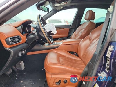 Zdjęcie 7 z 13 samochodu: 2018 MASERATI LEVANTE LUXURY VIN:ZN661XUL6JX272919 - miniatura