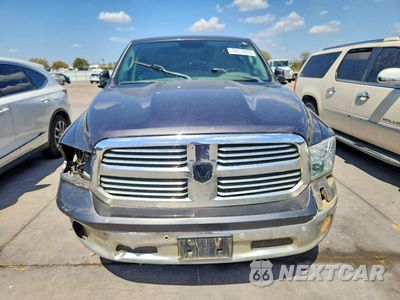 Piąte zdjęcie samochodu w środku: 2017 RAM 1500 SLT VIN:1C6RR6LMXHS747398 - miniatura