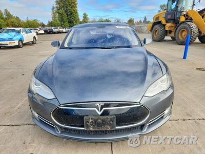 Piąte zdjęcie samochodu w środku: 2013 TESLA MODEL S VIN:5YJSA1DP1DFP18165 - miniatura