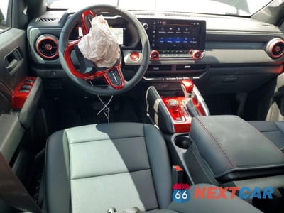 Zdjęcie 8 z 13 samochodu: 2026 CHEVROLET COLORADO TRAIL BOSS VIN:1GCPTEEK8T1101606 - miniatura