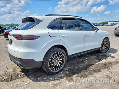 Trzecie zdjęcie samochodu z tyłu: 2021 PORS CAYENNE E- VIN:WP1AE2AY2MDA24979 - miniatura