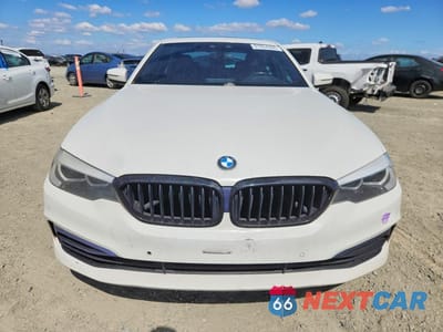 Piąte zdjęcie samochodu w środku: 2019 BMW 530E VIN:WBAJA9C56KB388451 - miniatura