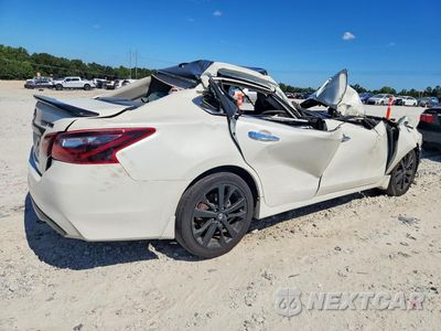 Trzecie zdjęcie samochodu z tyłu: 2018 NISSAN ALTIMA 2.5 SR VIN:1N4AL3AP9JC159873 - miniatura