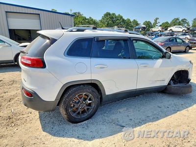 Trzecie zdjęcie samochodu z tyłu: 2016 JEEP CHEROKEE LATITUDE VIN:1C4PJMCB1GW361227 - miniatura