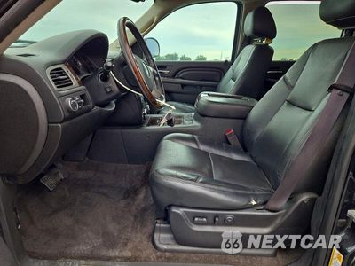 Zdjęcie 7 z 13 samochodu: 2012 GMC YUKON XL DENALI VIN:1GKS2MEF0CR209508 - miniatura