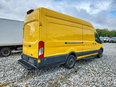 Trzecie zdjęcie samochodu z tyłu: 2022 FORD TRANSIT T-250 DELIVERY VAN VIN:1FTBR3X86NKA09020 - miniatura