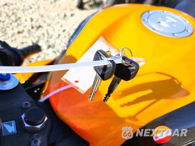 Zdjęcie 8 z 9 samochodu: 2009 HONDA CBR600 RR VIN:JH2PC40109K200178 - miniatura