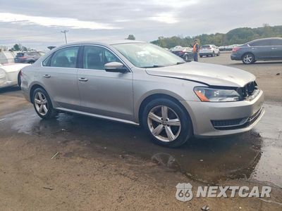 Czwarte zdjęcie samochodu z boku: 2013 VOLKSWAGEN PASSAT SE VIN:1VWBP7A36DC090035 - miniatura