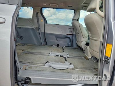 Zdjęcie 11 z 14 samochodu: 2012 TOYOTA SIENNA XLE 8-PASSENGER VIN:5TDYK3DC3CS270490 - miniatura