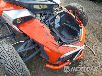 Zdjęcie 9 z 10 samochodu: 2015 CAN-AM SPYDER ROADSTER F3 VIN:2BXRDDD21FV004112 - miniatura