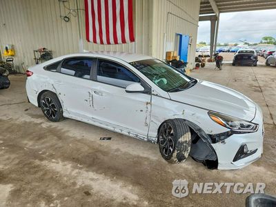 Czwarte zdjęcie samochodu z boku: 2019 HYUNDAI SONATA SE VIN:5NPE24AF1KH797987 - miniatura