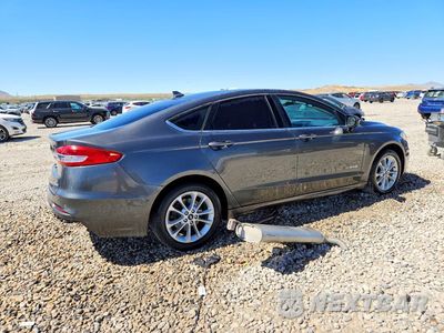 Trzecie zdjęcie samochodu z tyłu: 2019 FORD FUSION SE VIN:3FA6P0LU5KR200157 - miniatura