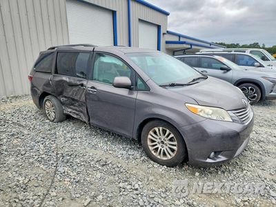 Czwarte zdjęcie samochodu z boku: 2015 TOYOTA SIENNA XLE 8-PASSENGER VIN:5TDYK3DC8FS605764 - miniatura