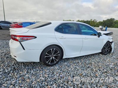 Trzecie zdjęcie samochodu z tyłu: 2018 TOYOTA CAMRY SE VIN:4T1B11HKXJU127961 - miniatura