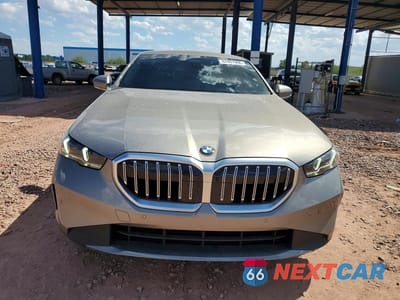 Piąte zdjęcie samochodu w środku: 2024 BMW 530 I VIN:WBA43FJ02RCT06295 - miniatura