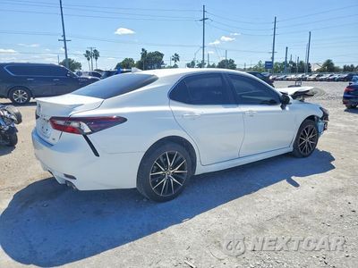 Trzecie zdjęcie samochodu z tyłu: 2024 TOYOTA CAMRY SE VIN:4T1T11AK7RU875982 - miniatura