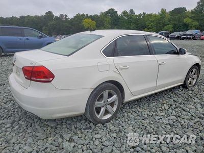Trzecie zdjęcie samochodu z tyłu: 2013 VOLKSWAGEN PASSAT SE VIN:1VWBH7A33DC066059 - miniatura