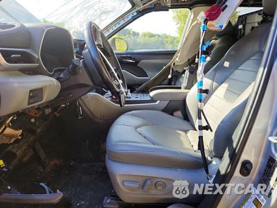 Zdjęcie 7 z 12 samochodu: 2020 TOYOTA HIGHLANDER XLE VIN:5TDGZRBHXLS513155 - miniatura