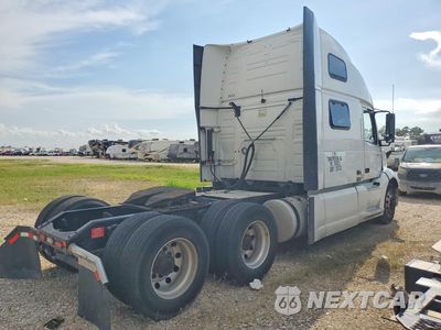 Trzecie zdjęcie samochodu z tyłu: 2021 VOLVO VNL SEMI TRUCK VIN:4V4NC9EH3MN283474 - miniatura
