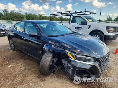 Czwarte zdjęcie samochodu z boku: 2025 NISSAN ALTIMA SV VIN:1N4BL4DV6SN323185 - miniatura
