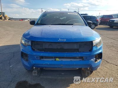 Piąte zdjęcie samochodu w środku: 2025 JEEP COMPASS LATITUDE VIN:3C4NJDBN6ST556029 - miniatura