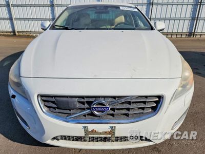 Piąte zdjęcie samochodu w środku: 2013 VOLVO S60 T5 VIN:YV1612FS9D2217546 - miniatura