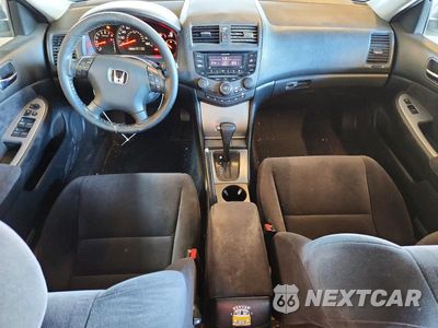 Zdjęcie 8 z 12 samochodu: 2004 HONDA ACCORD EX VIN:JHMCM56714C026094 - miniatura